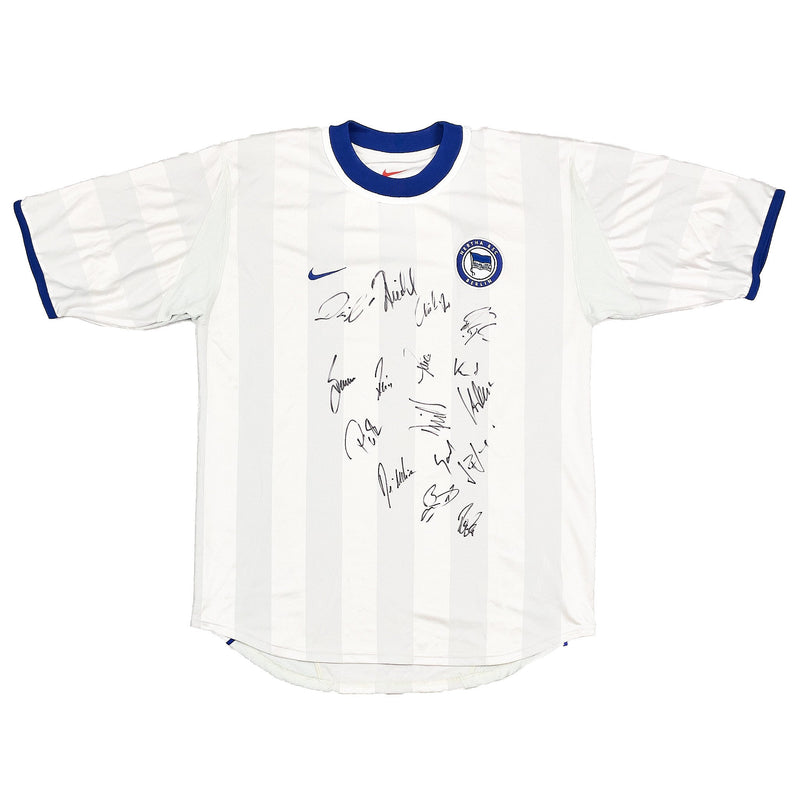 CULT KITS - 2000/01 HERTHA BERLIN *SQUAD SIGNED* AWAY SHIRT (M) NIKE