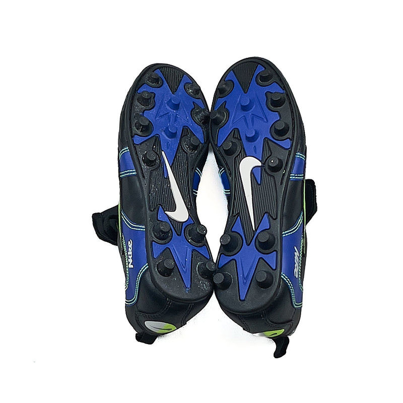 1990's Nike Tiempo Jr Eleven Football Boots (5.5)