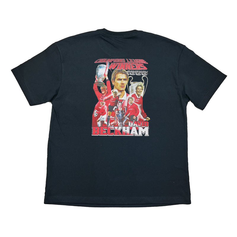 MANCHESTER UNITED BECKHAM 'CAMP NOU 1999' BOOTLEG TEE | Cult Kits, Large / Manchester United / Black